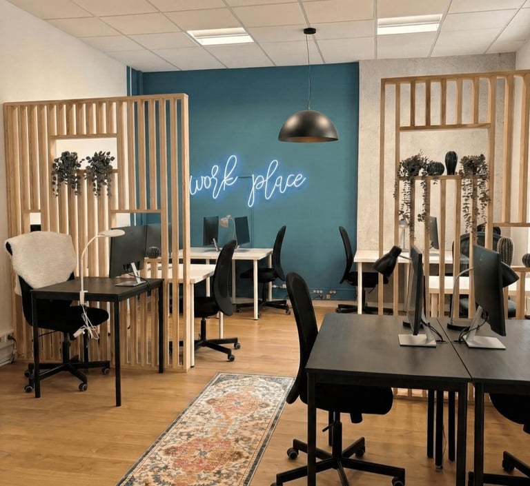 Open space coworking et bureaux privatifs aux Barques Narbonne, deux formats d'espace de travail